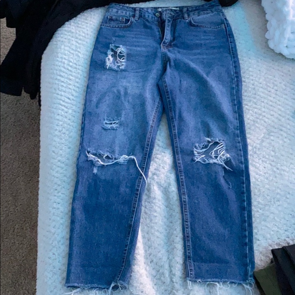 HIGH RISE RIPPED JEANS - Picture 2 of 6
